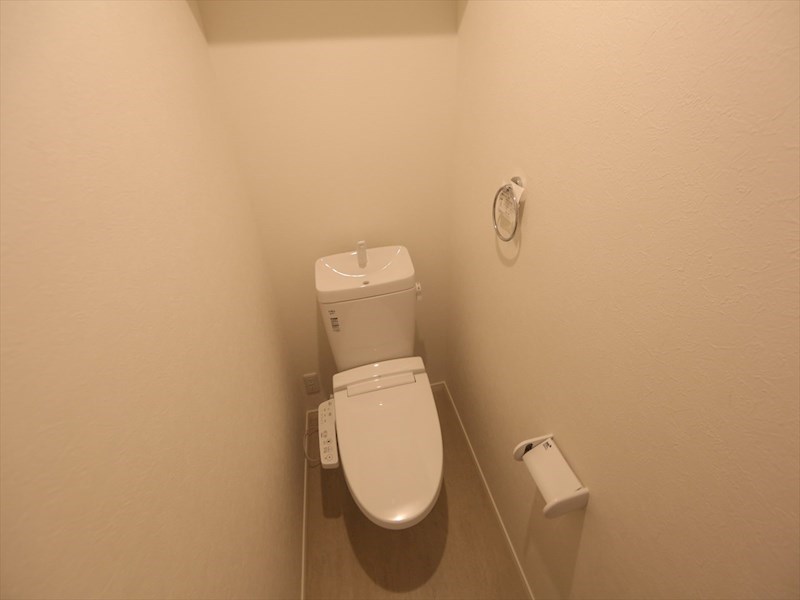 トイレ　温水洗浄暖房便座付トイレ