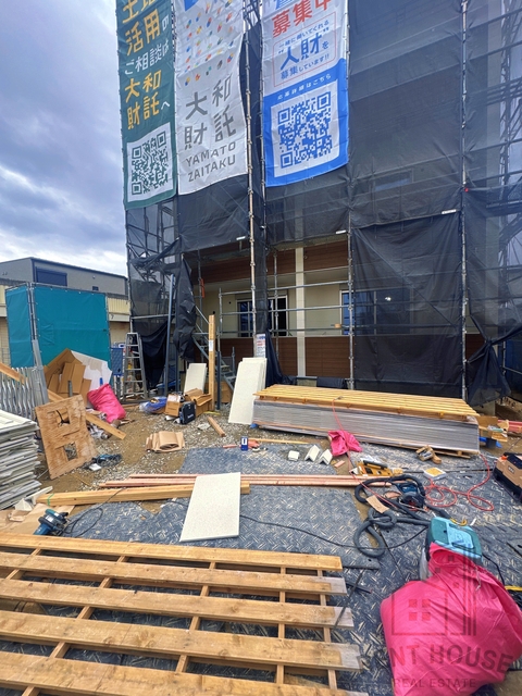 エントランス　外観（建設中）