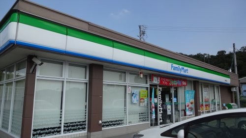 コンビニ　ファミリーマート 岡崎真伝町店（コンビニ）まで593m