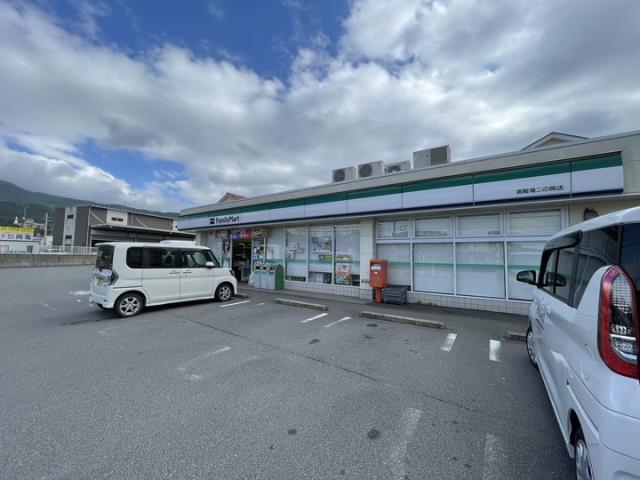 コンビニ　ファミリーマート（コンビニ）まで382m