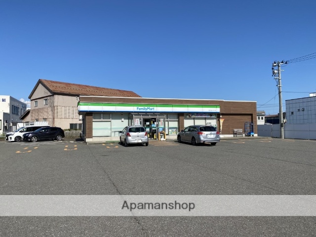 コンビニ　ファミリーマート（コンビニ）まで364m