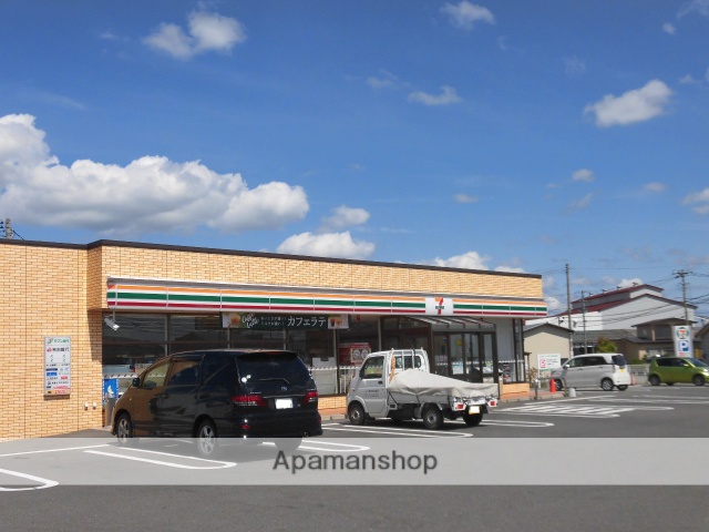 コンビニ　セブンイレブン（コンビニ）まで583m