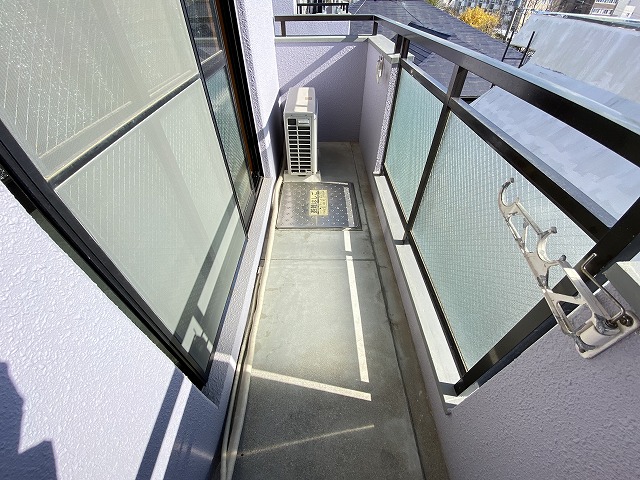 バルコニー　陽当たり良好なバルコニーです