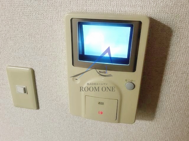 セキュリティ　モニター付きインターホンです。