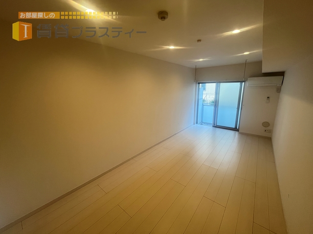 居室・リビング　どーんと９帖の広々居室。