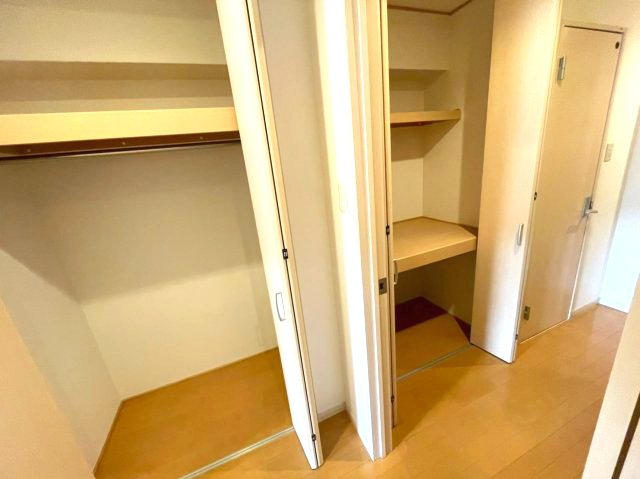 収納　同建物反転タイプを表示しています