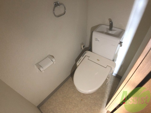 トイレ　トイレはシャワータイプ。人類最大の発明だと思います。