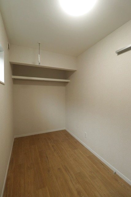 収納　写真は別部屋となります。