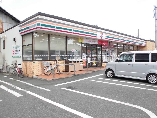 コンビニ　セブンイレブン福山三吉町南店（コンビニ）まで440m