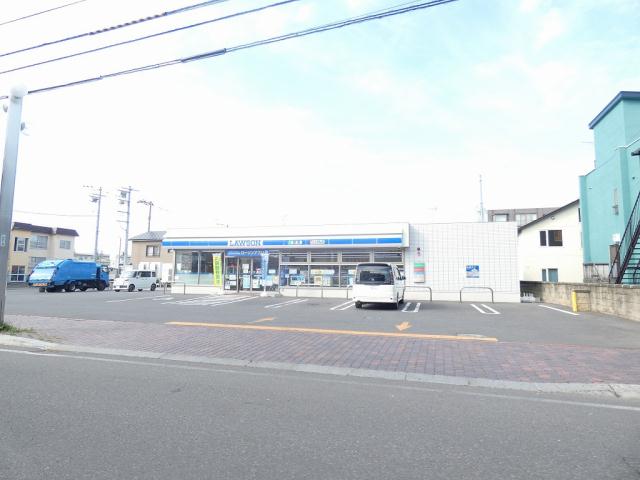 コンビニ　ローソン（コンビニ）まで636m