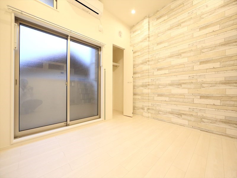 バルコニー　洋室6.9帖　ロフト6.3帖（収納にも使えます）　同仕様写真