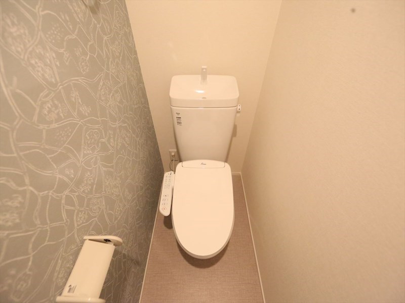 トイレ　温水洗浄暖房便座付トイレ　同仕様写真