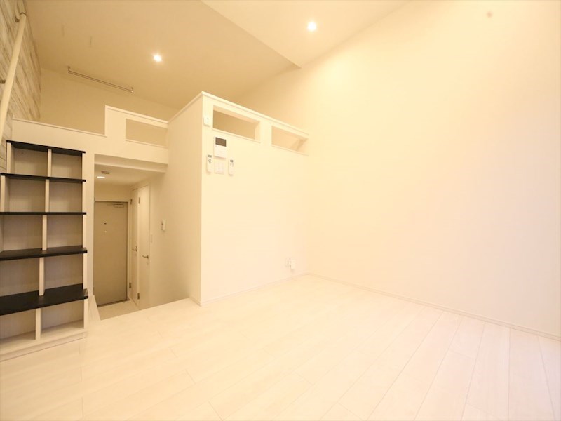 居室・リビング　洋室6.9帖　ロフト6.3帖（収納にも使えます）　同仕様写真