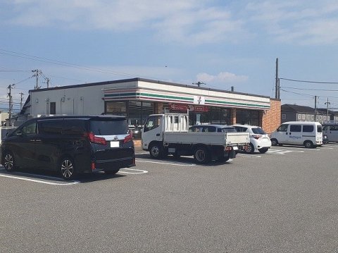 コンビニ　セブンイレブン 富山城川原３丁目店（コンビニ）まで644m