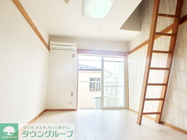 居室・リビング　★日当たり良好な居室★