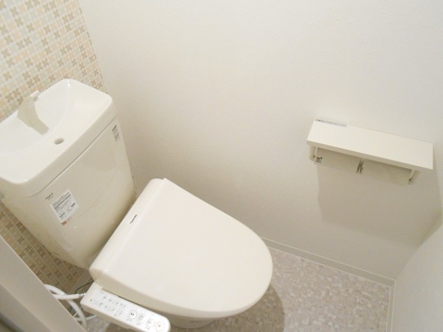 トイレ　ウォシュレット完備で居心地の良いトイレですね♪