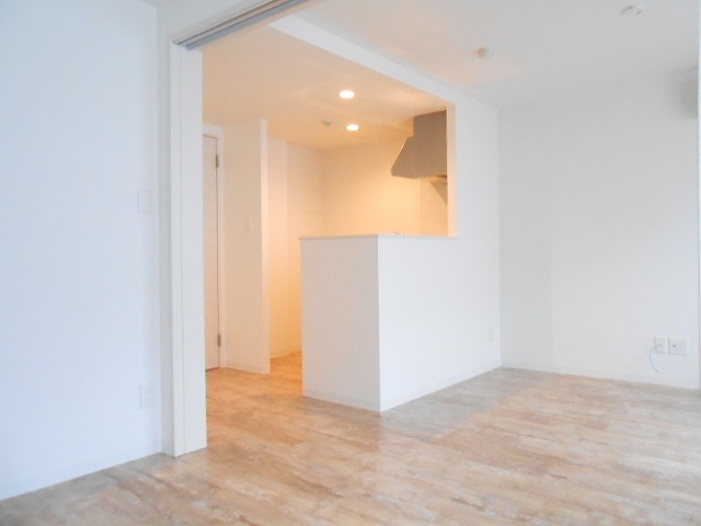 居室・リビング　シンプルなリビングなので家具の配置がしやすいです♪