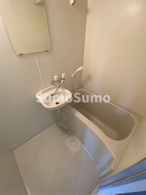 洗面設備　脱衣スペースもあります