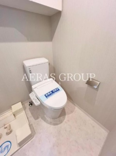 トイレ　同仕様　別カラー写真