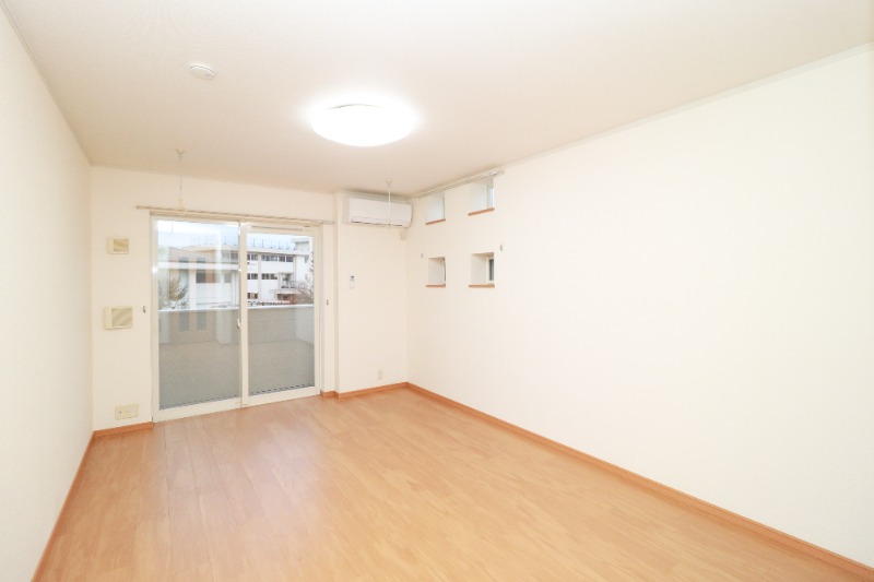 居室・リビング　図面と現状に相違がある場合には現状を優先