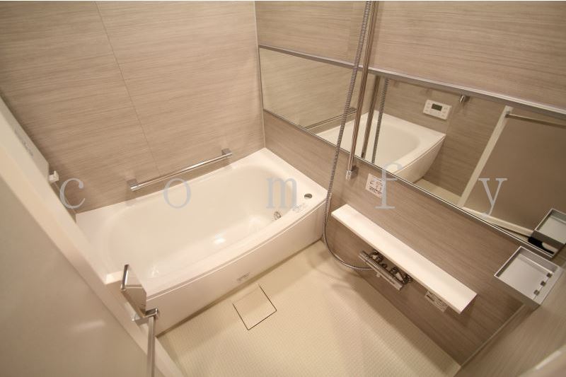 バス・シャワールーム　追焚き・浴室乾燥機付きバス