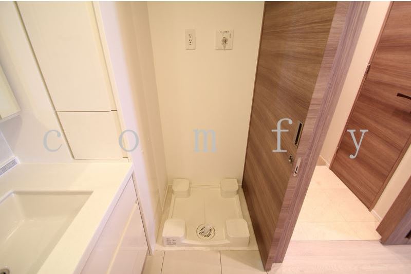 その他設備　洗面所内にあり便利な洗濯機置場