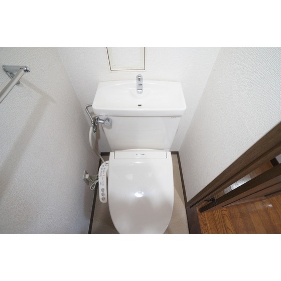 トイレ　温水洗浄便座