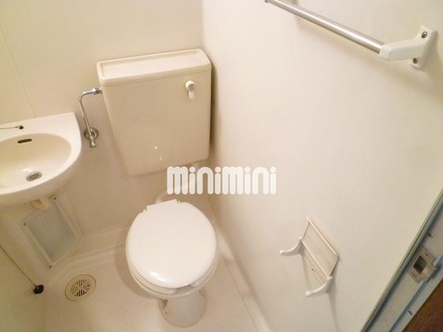 トイレ　ユニットバスだから、掃除も楽々です。