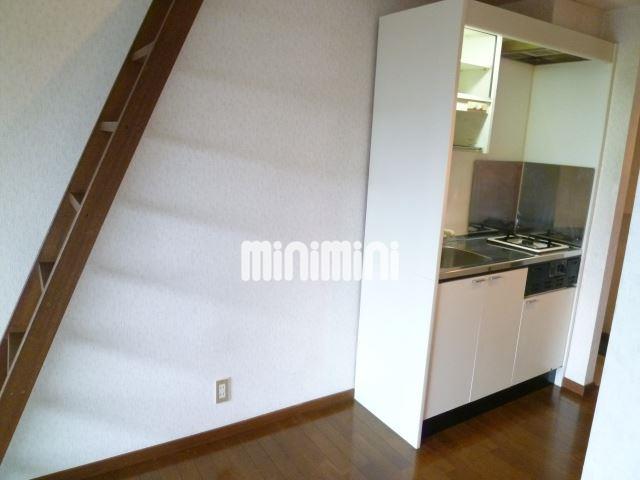 その他部屋・スペース　階段下に、冷蔵庫が置けるスペースあり☆