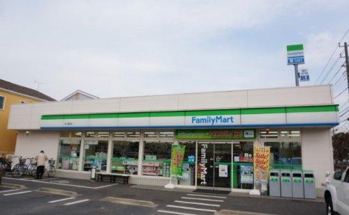 コンビニ　ファミリーマート 市川福栄店（コンビニ）まで784m