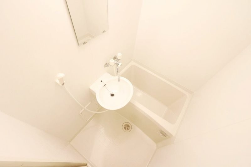 バス・シャワールーム　※別のお部屋の写真です