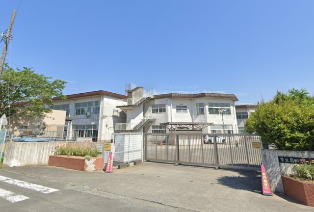 小学校　島田市立島田第一小学校（小学校）まで324m