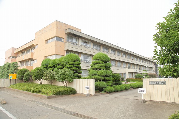 小学校　田彦小（小学校）まで2000m