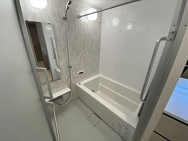 バス・シャワールーム　※別部屋の参考写真です。