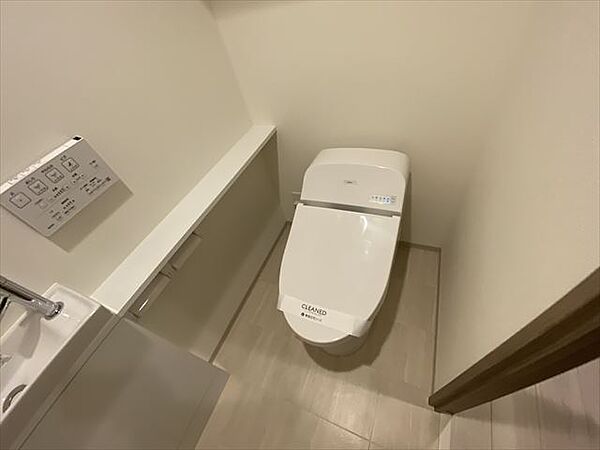 トイレ　※別部屋の参考写真です。