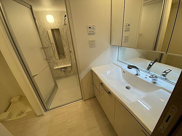 洗面設備　※別部屋の参考写真です。