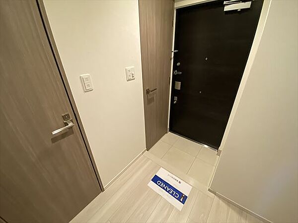 玄関　※別部屋の参考写真です。