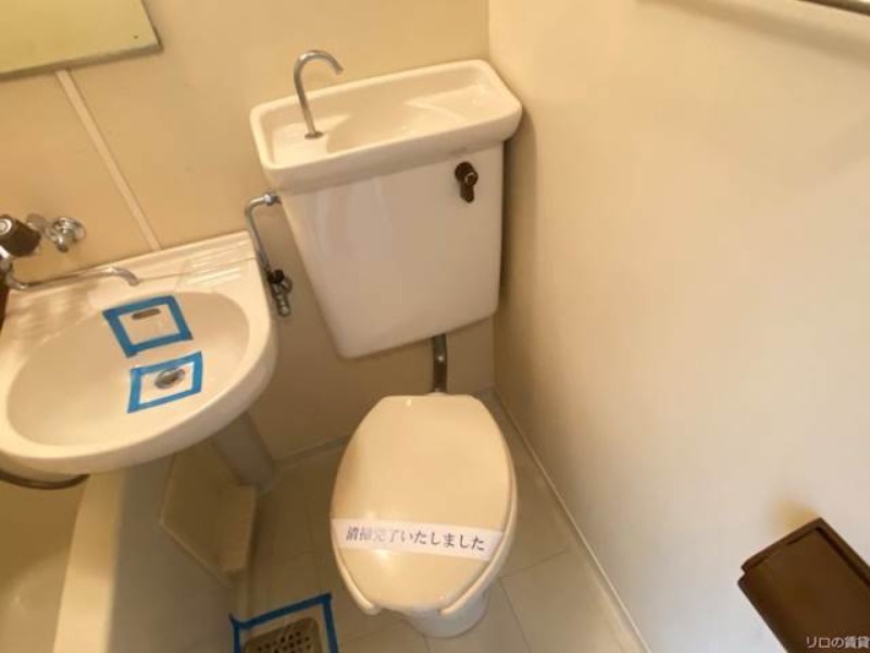 トイレ　別号室