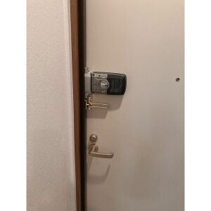 玄関　各室電子キー(玄関内側)