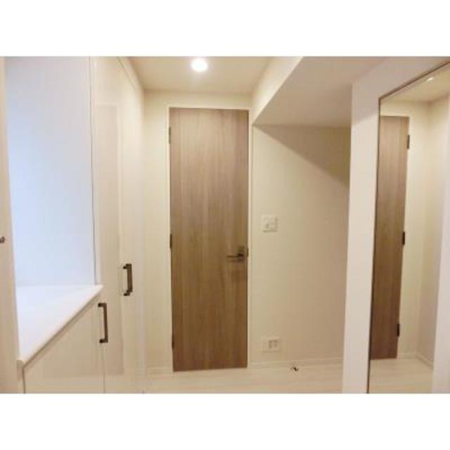 玄関　※写真は同タイプ住戸です。