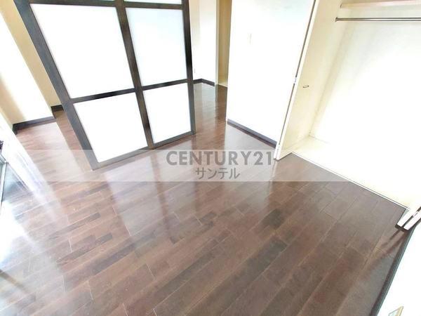 その他部屋・スペース　階数によって床、建具の色が異なります。