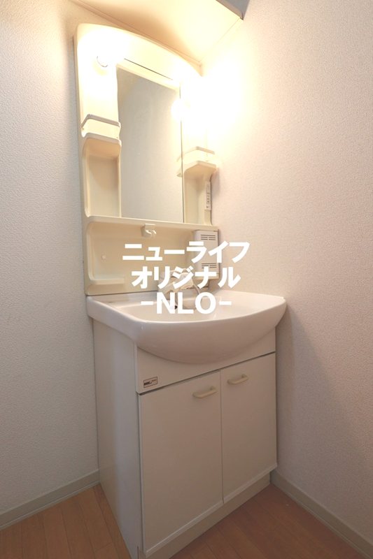 洗面設備　独立洗面台で朝の支度も楽々☆