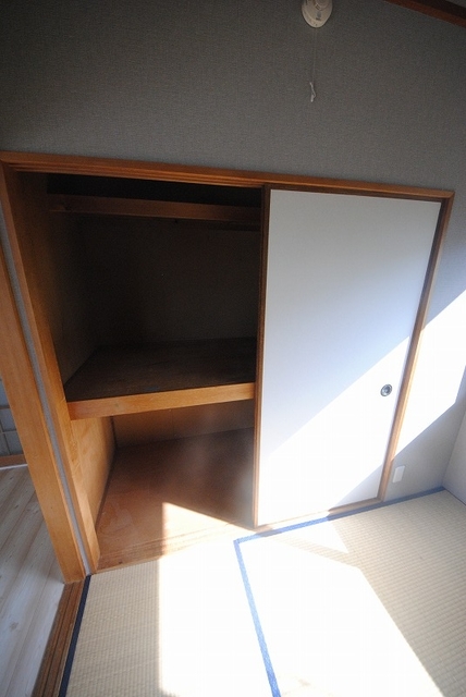 収納　写真は２０２号室