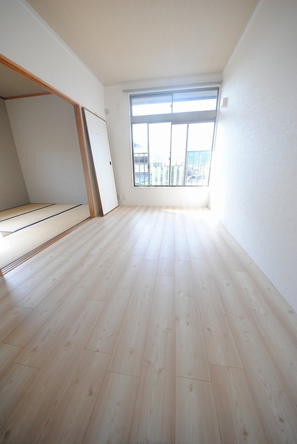 居室・リビング　写真は２０２号室