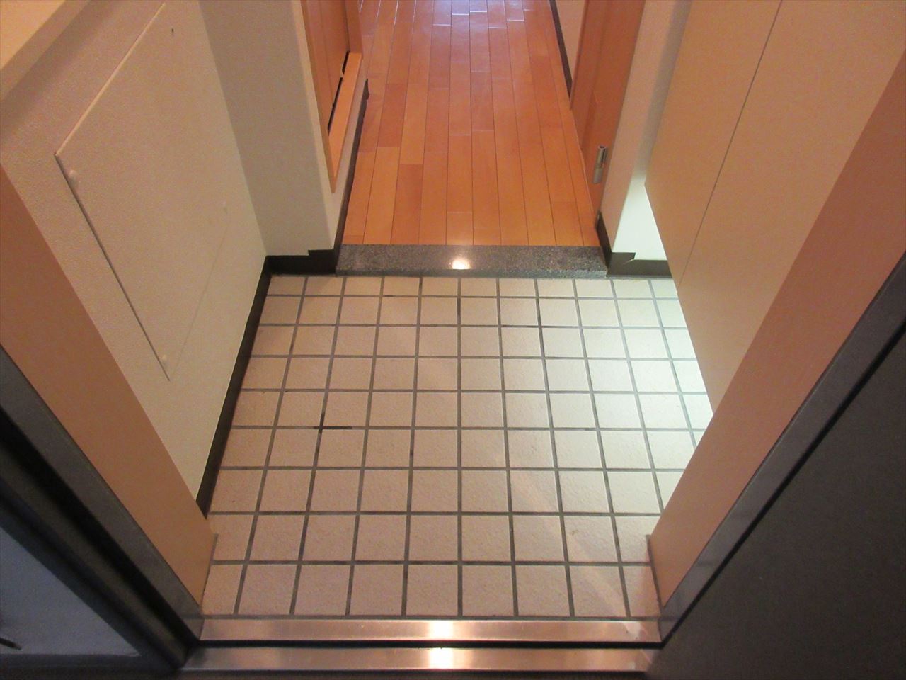 玄関　パルティール鶴舞