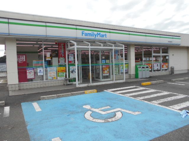 コンビニ　ファミリーマート有田辻堂店様（コンビニ）まで700m