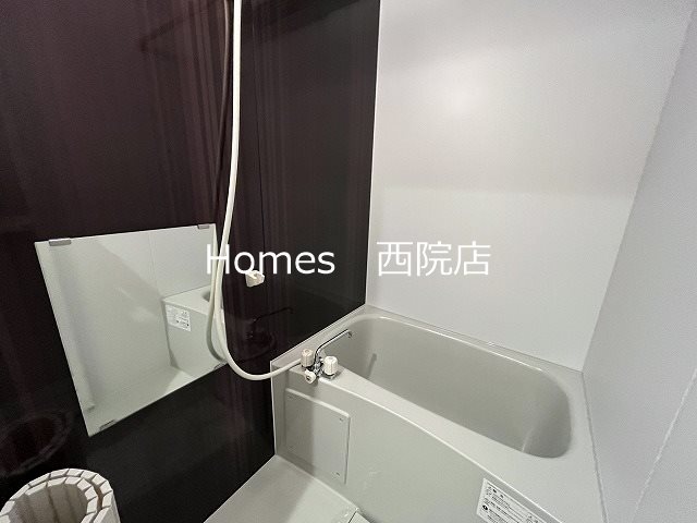 バス・シャワールーム　別号室のお写真でございます。