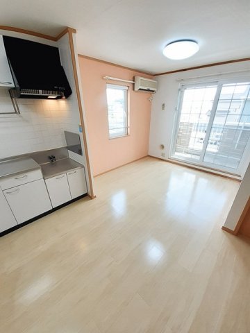 居室・リビング　こちらのリビングで趣味の時間をお楽しみください