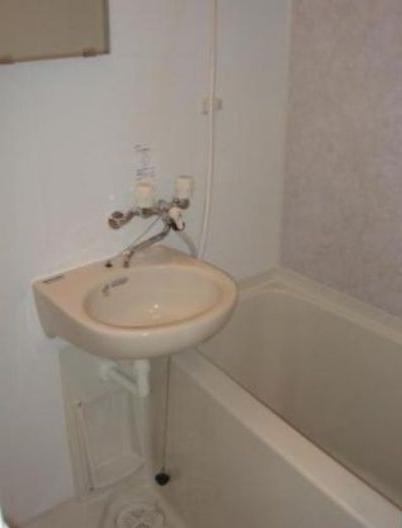 バス・シャワールーム　人気のバストイレ別です☆（同一仕様写真）