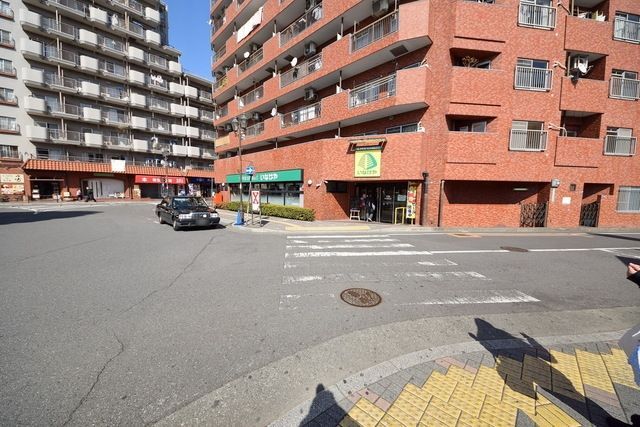 スーパー　いなげや新狭山駅前店（スーパー）まで1100m